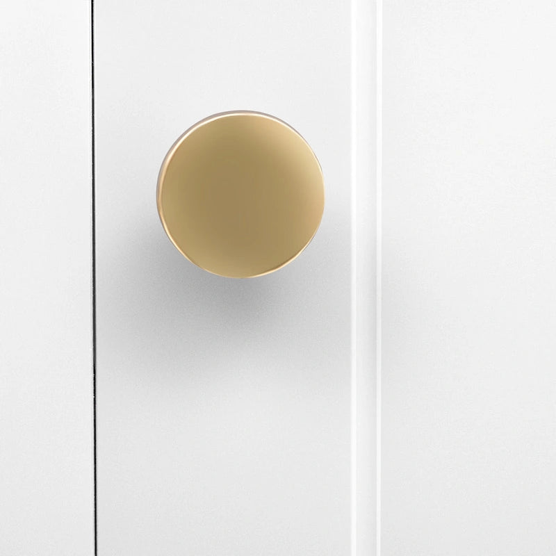 Mobile porta TV per televisori fino a 55 pollici, mobile TV per centro di intrattenimento, ripiano regolabile, gambe in metallo, maniglie e dispositivo antiribaltamento