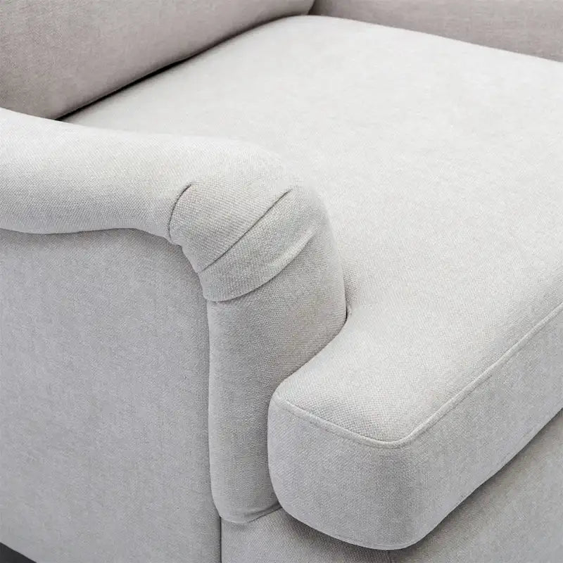 Poltrona con braccioli arrotolati, morbida sedia di design con gambe in legno per soggiorno