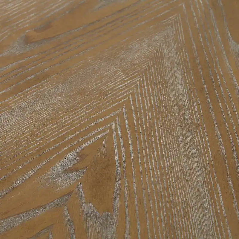 Tavolo da pranzo rotondo con base a piedistallo scultorea, noce di recupero e finitura color crema anticato