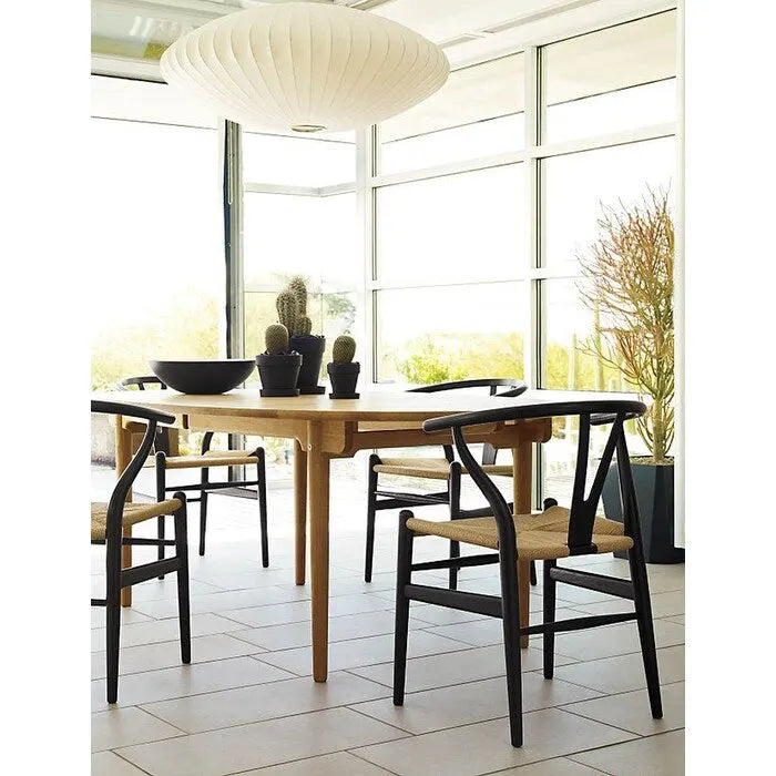 Sedia da pranzo moderna con seduta in corda di carta intrecciata, sedia laterale con schienale a Y e braccioli in legno massello in stile rustico